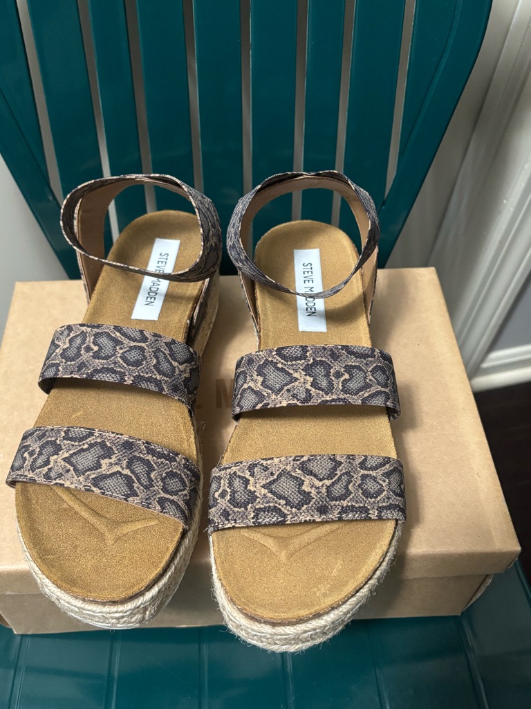 Steve Madden Women's Kimmie Wedge Sandal Blue Snake